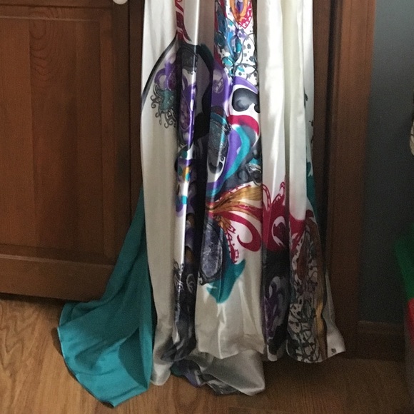 Prom dress - Picture 2 of 6